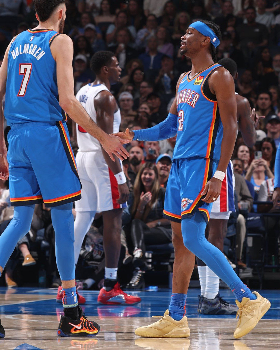 旗帜, 他们上赛季, 着全球篮球