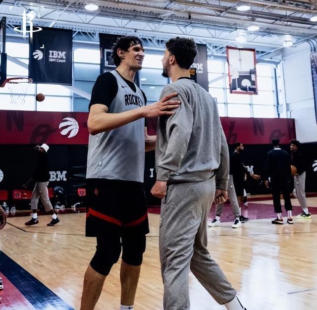 那以火箭总, 些双向合同